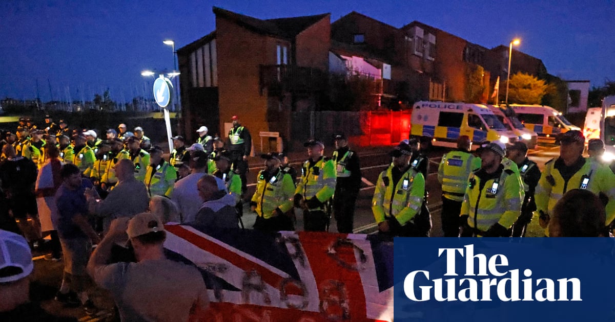 Anti-migrant protesters scuffle with police in Gosport after Channel rescue | Immigration and asylum