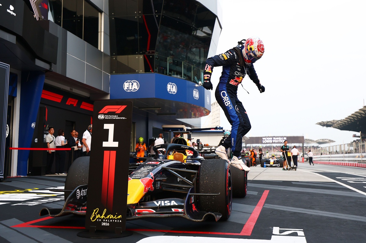 F1 Bahrain GP in Malaysia: Verstappen wins chaotic race from Antonelli as Russell retires late on