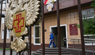 Russia says no plague found in contacts of Siberian lab worker who died