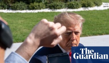 Trump backs away from top aides who reportedly advised pro-Russia government | Donald Trump