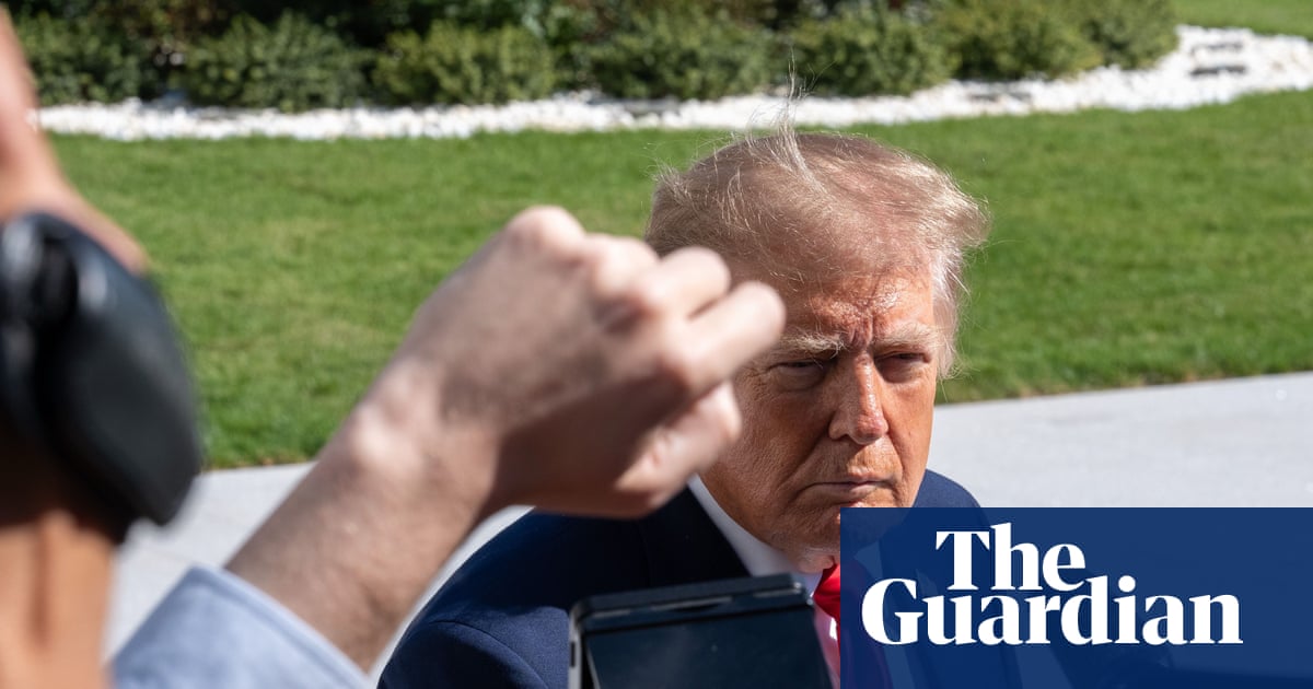 Trump backs away from top aides who reportedly advised pro-Russia government | Donald Trump