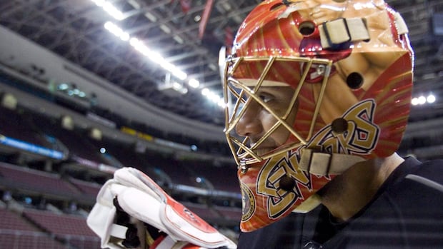 Ottawa Senators to pay tribute to former goalie Ray Emery at home opener