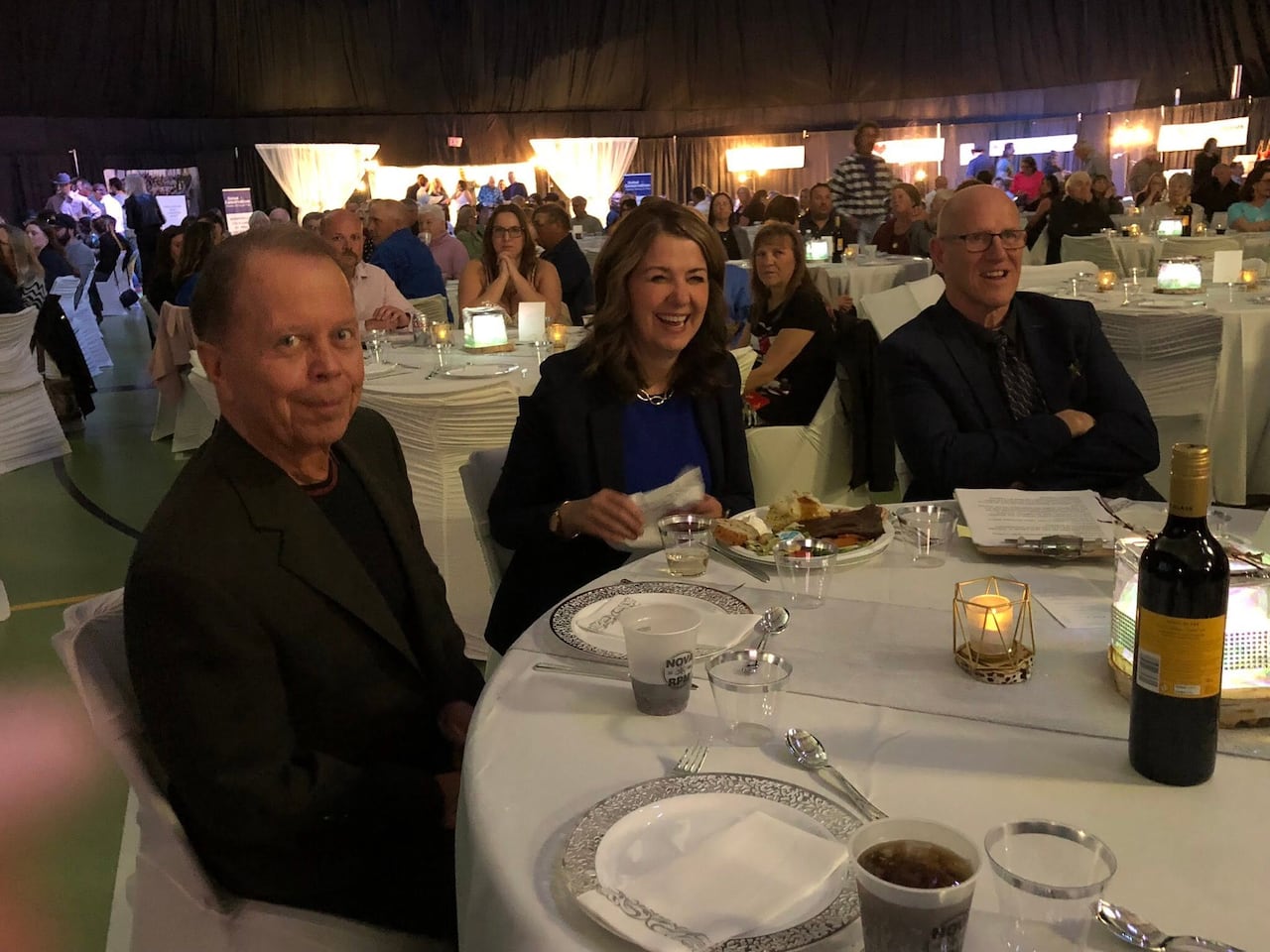 Danielle Smith dines with separatist leaders.