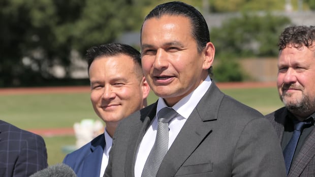 After days of giving French-only answers in legislature, Kinew wants schools to cover '80s language battle