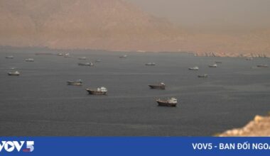 Iran announces strategy of restricting Hormuz, not closing it