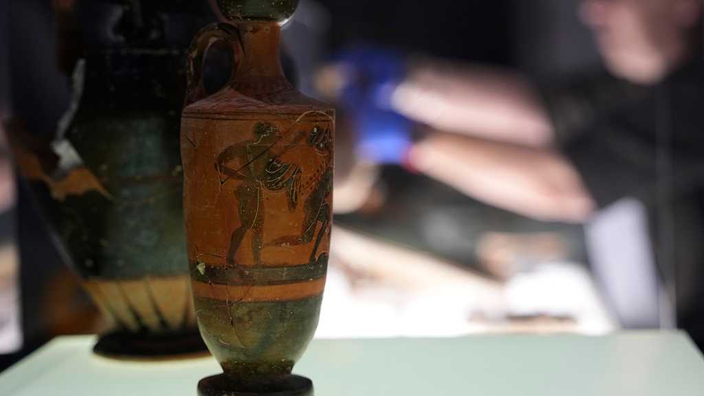 Israel returns 22 artifacts as Greece pushes to bring antiques home
