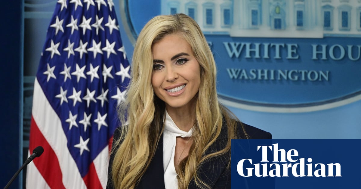 Enter the Zachbot: Trump’s new press secretary malfunctions on podium debut | Donald Trump
