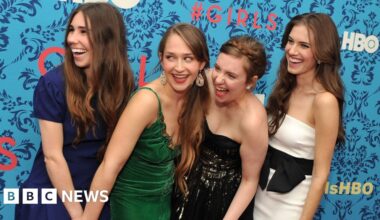 Lena Dunham's Girls returning for limited run at HBO - BBC
