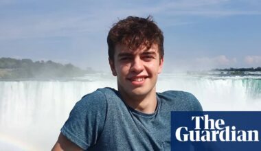 Man killed by tiger at Yorkshire zoo had bouts of psychosis, inquest hears | Mental health