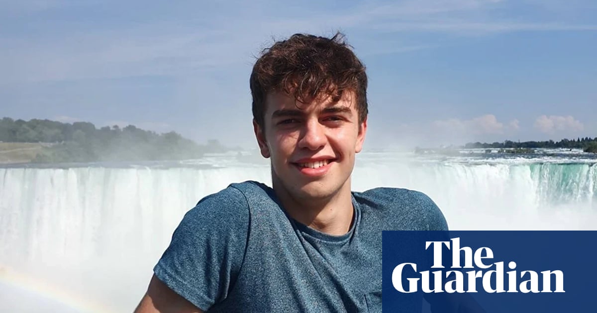 Man killed by tiger at Yorkshire zoo had bouts of psychosis, inquest hears | Mental health