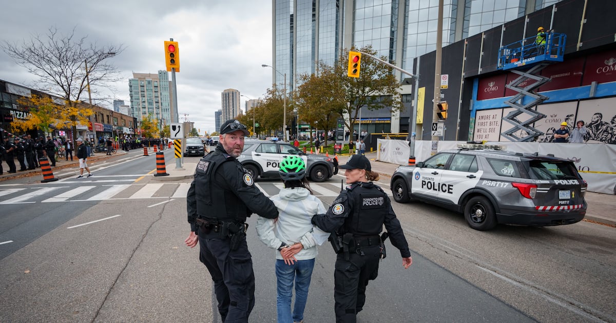 Bloor Street Toronto bike lane removal: arrests made