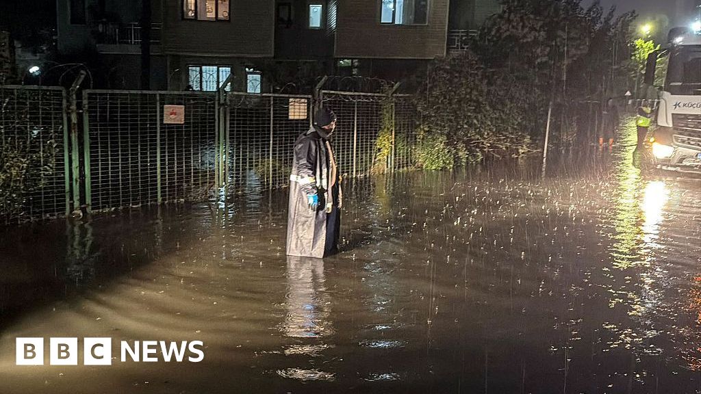 Two dead in Istanbul after heaviest rainfall in 84 years, governor says - BBC