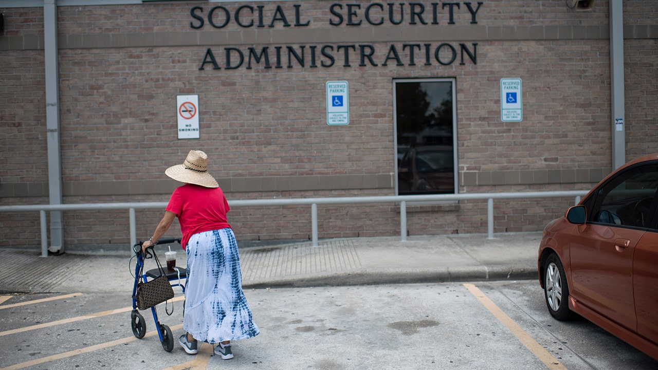 Social Security faces potential 22% benefit cuts as 2027 COLA renews funding debate