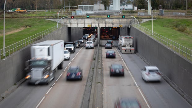 B.C. Conservatives vow to scrap NDP's Massey Tunnel replacement, build bridge instead