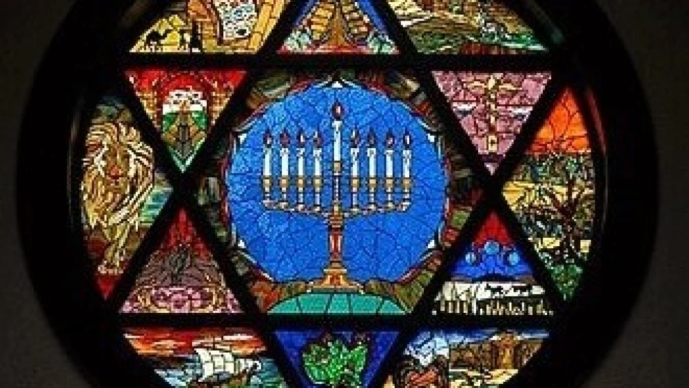 Stained-glass window of Knesseth Israel Congregation in Birmingham, Ala., 2015 Credit: AndreaLucasStudios.com/Creative Commons via Wikimedia Commons.