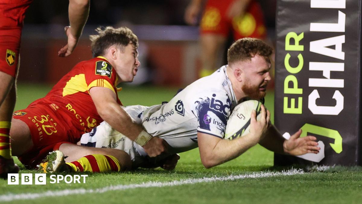 Aneurin Owen crashes over to score for Dragons