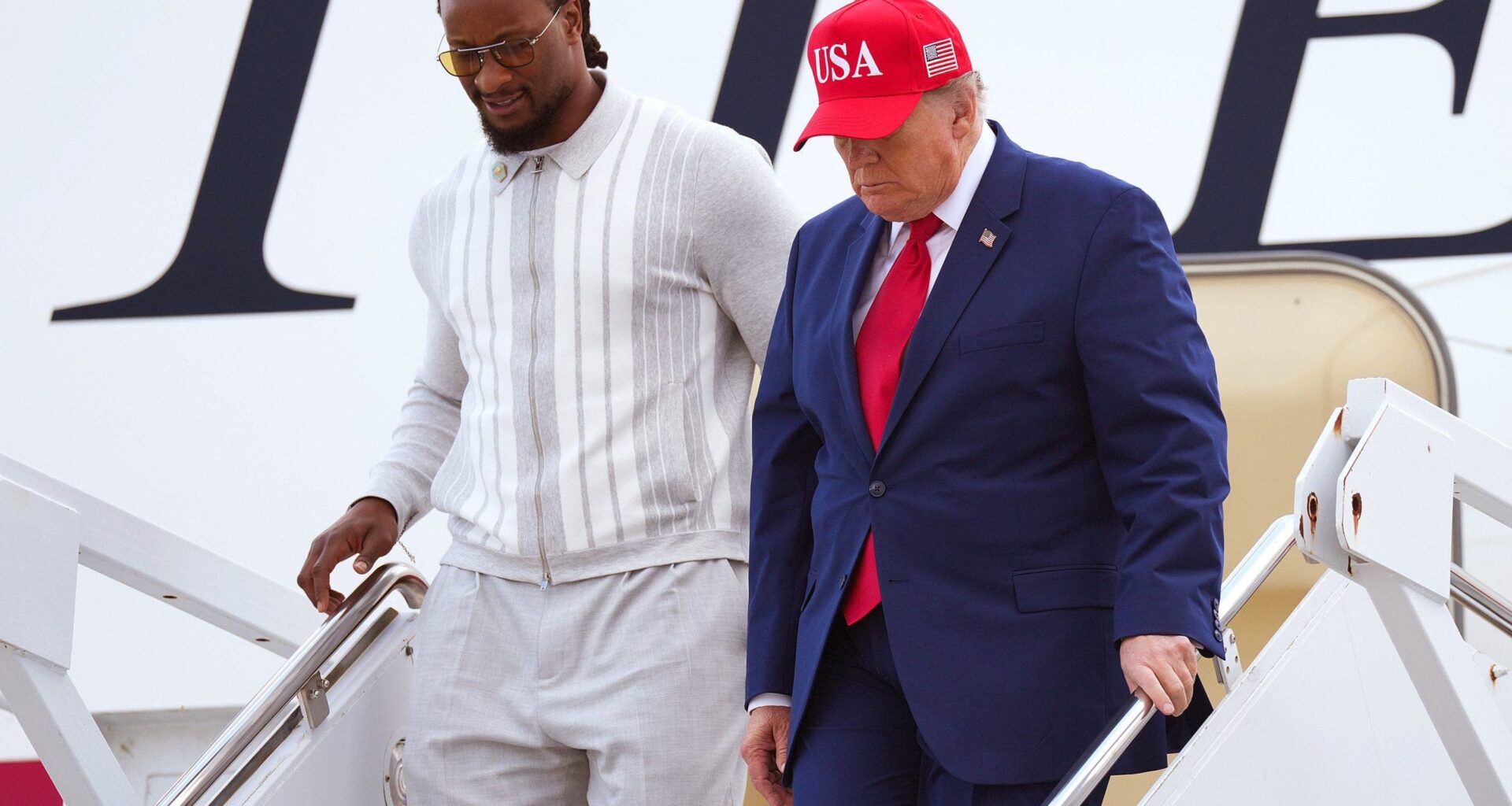 Former NFL All-Pro running back joins President Trump for Georgia midterms rally