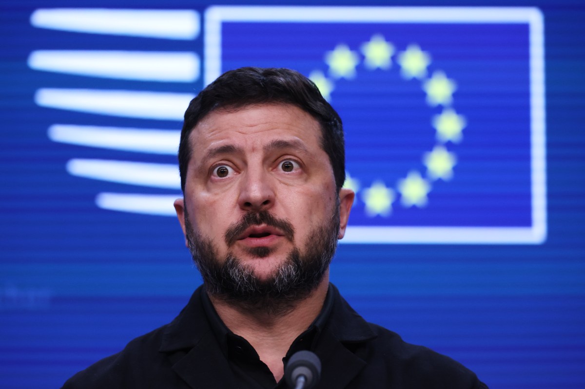 Zelensky Warns of More Trump-Russia Deals as Trump Waives New Sanctions