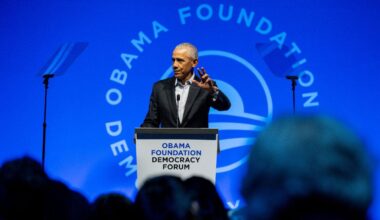 Obama Foundation paid 172 staffers over $100K, Jarrett $771K as workers unionize