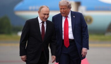 Trump shredded by leading conservative for ‘giving aid and comfort’ to Putin as Republicans revolt over Ukraine