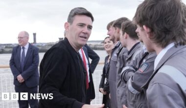Burnham warns of Neets-fuelled 'economic catastrophe and moral failure' - BBC