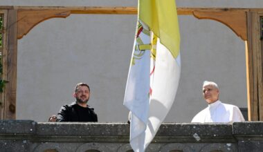 Pope Leo speaks with President Zelensky, calls for humanitarian aid