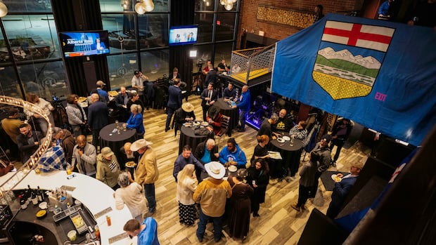 Alberta referendum: Early results show voters favour staying in Canada
