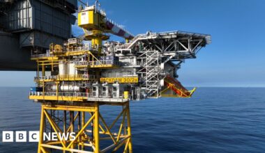 UK government to make Jackdaw gas field announcement - BBC