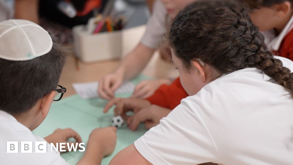 Schools should recognise antisemitism as distinct form of harm, review says - BBC
