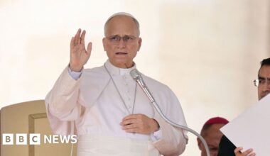 Pope does not need further treatment after lung cancer surgery - BBC