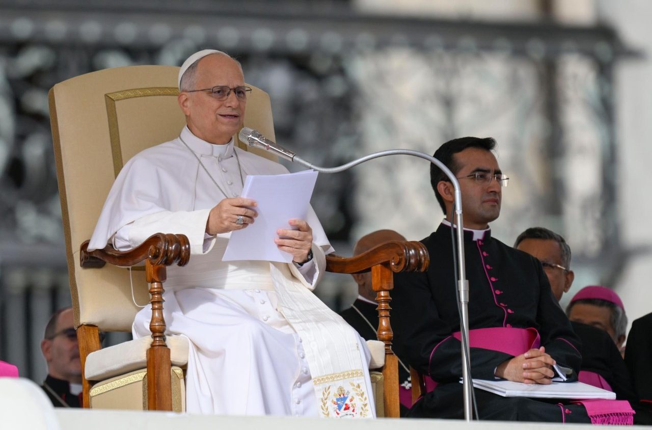 Pope at Audience: We must urgently protect families and marriage