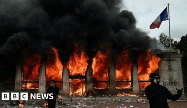 French weekend protests to be limited to union demos only, says Macron - BBC