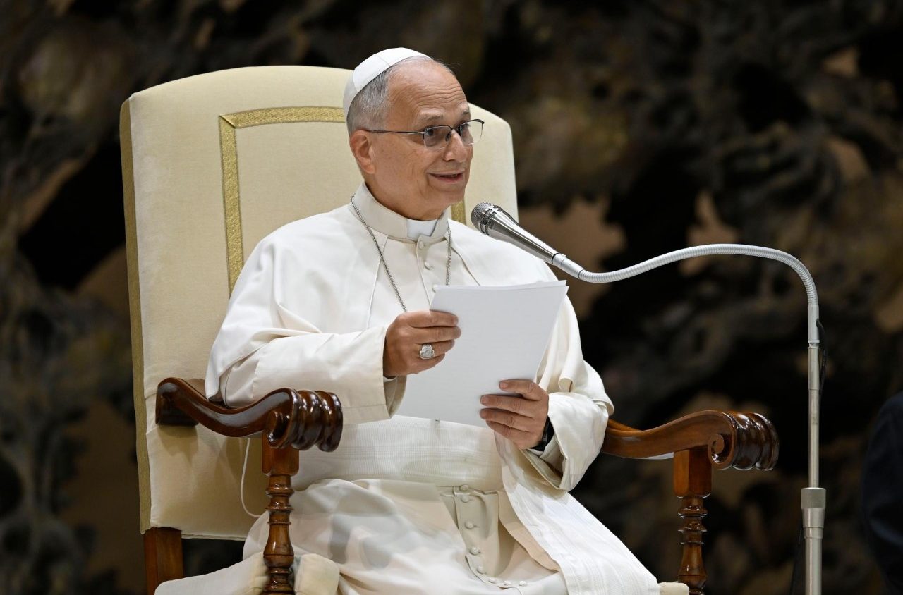 Pope urges Catholic schools to help young people find new way to live in world
