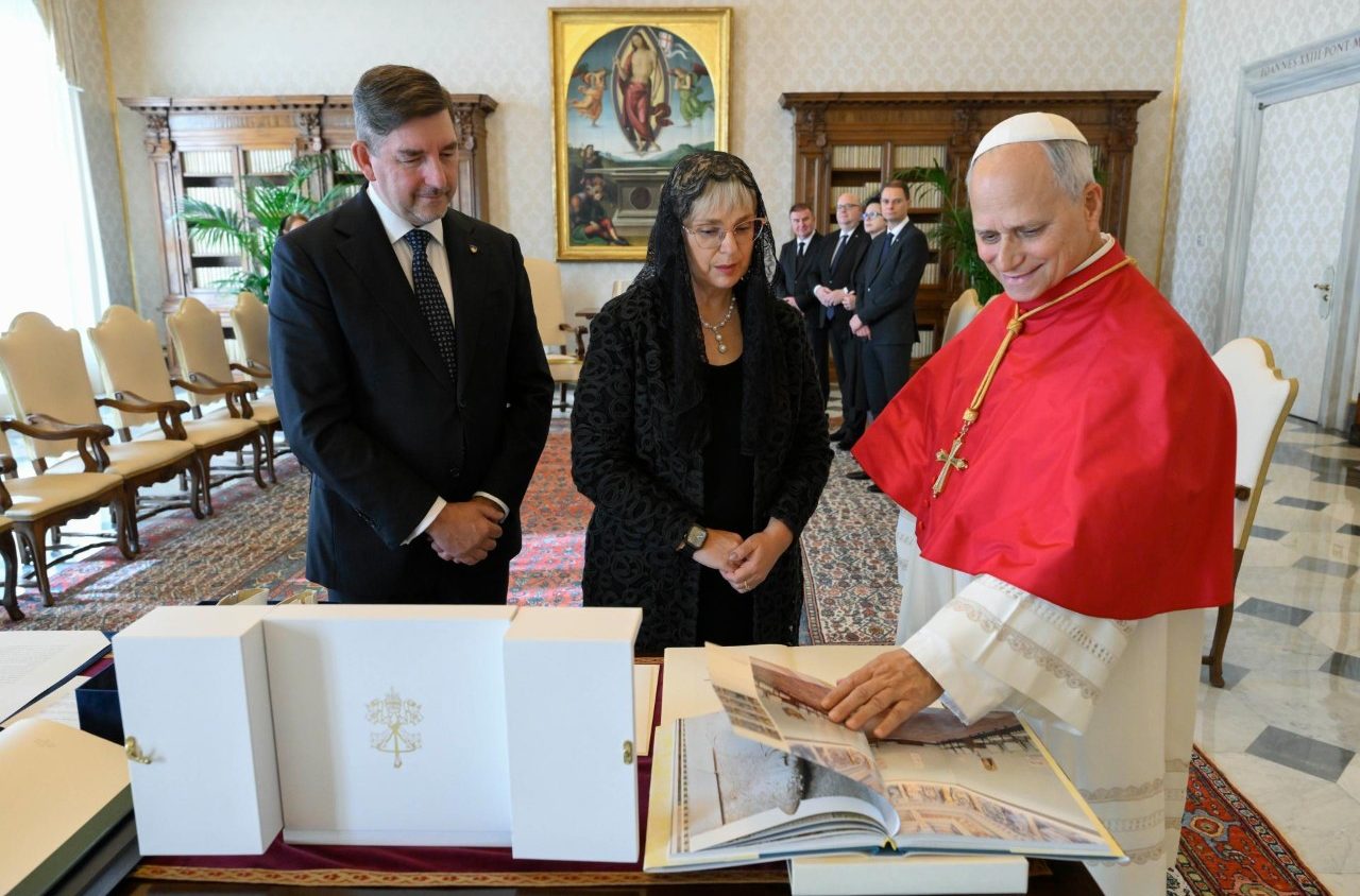 Pope Leo XIV receives the President of the Republic of Slovenia