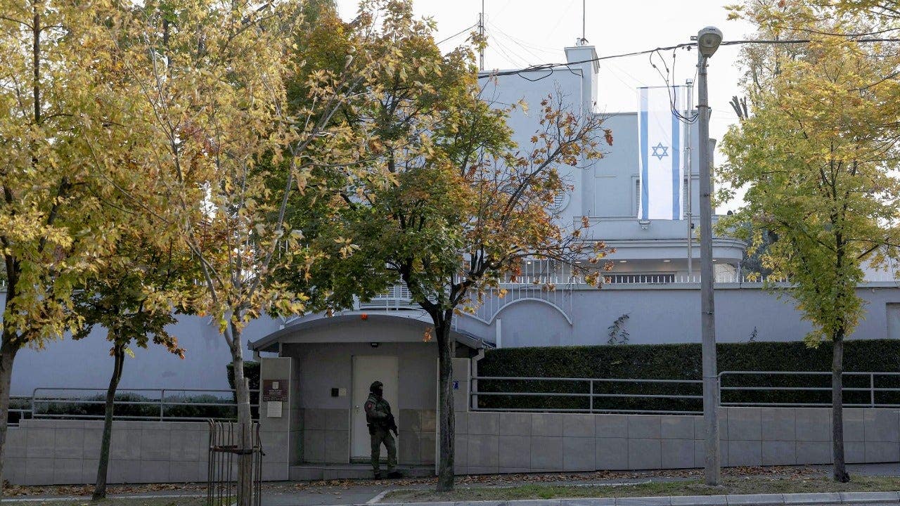 Serbian Gendarmerie officer kills ISIS-linked attacker in Belgrade