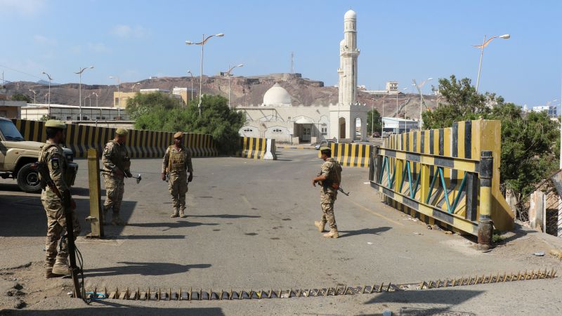 Iran-aligned Houthis strike Yemeni presidential palace in escalating campaign against Saudi Arabia