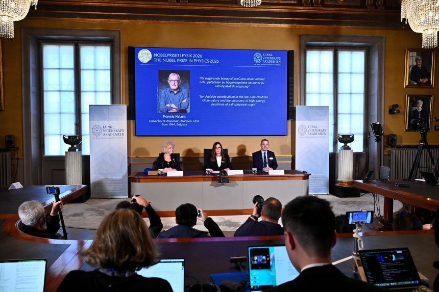 The Nobel committee for physics announces Francis Halzen as this year's winner.