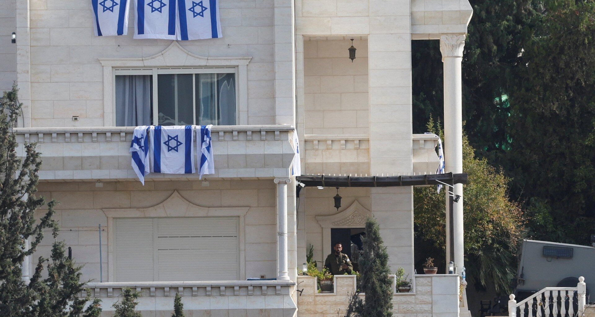 Israeli forces turn Hebron homes into military posts amid lockdown | Human Rights News