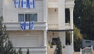 Israeli forces turn Hebron homes into military posts amid lockdown | Human Rights News
