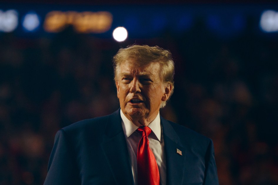 Trump to rally with Ken Paxton next week in San Antonio