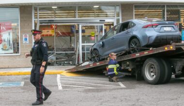 Car crashes into Shoppers Drug Mart on Second Line