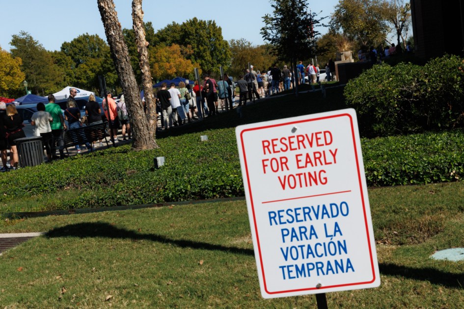 In first week of early voting, 4.5 million Texans cast a ballot