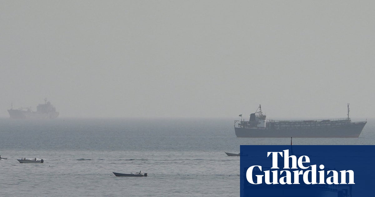 Tell us: do you live near the Strait of Hormuz? How is the US-Iran conflict affecting your life? | Strait of Hormuz