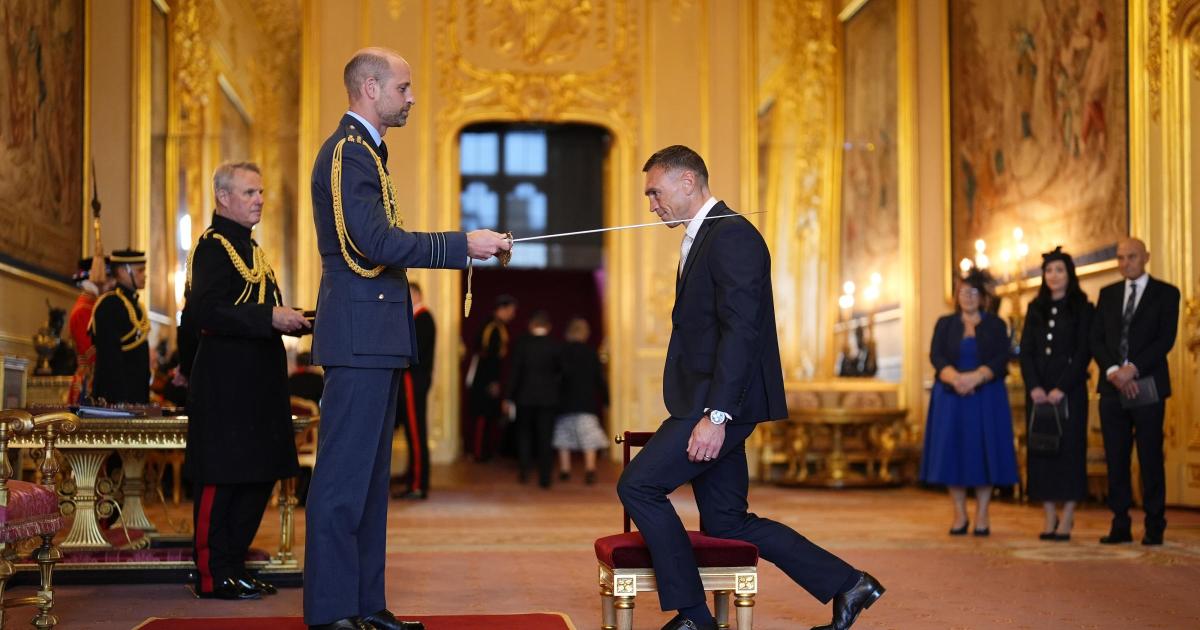 Sir Kevin Sinfield knighted days after Warrington visit