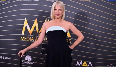 Selma Blair arrested after she bit a flight attendant in alleged plane meltdown: report