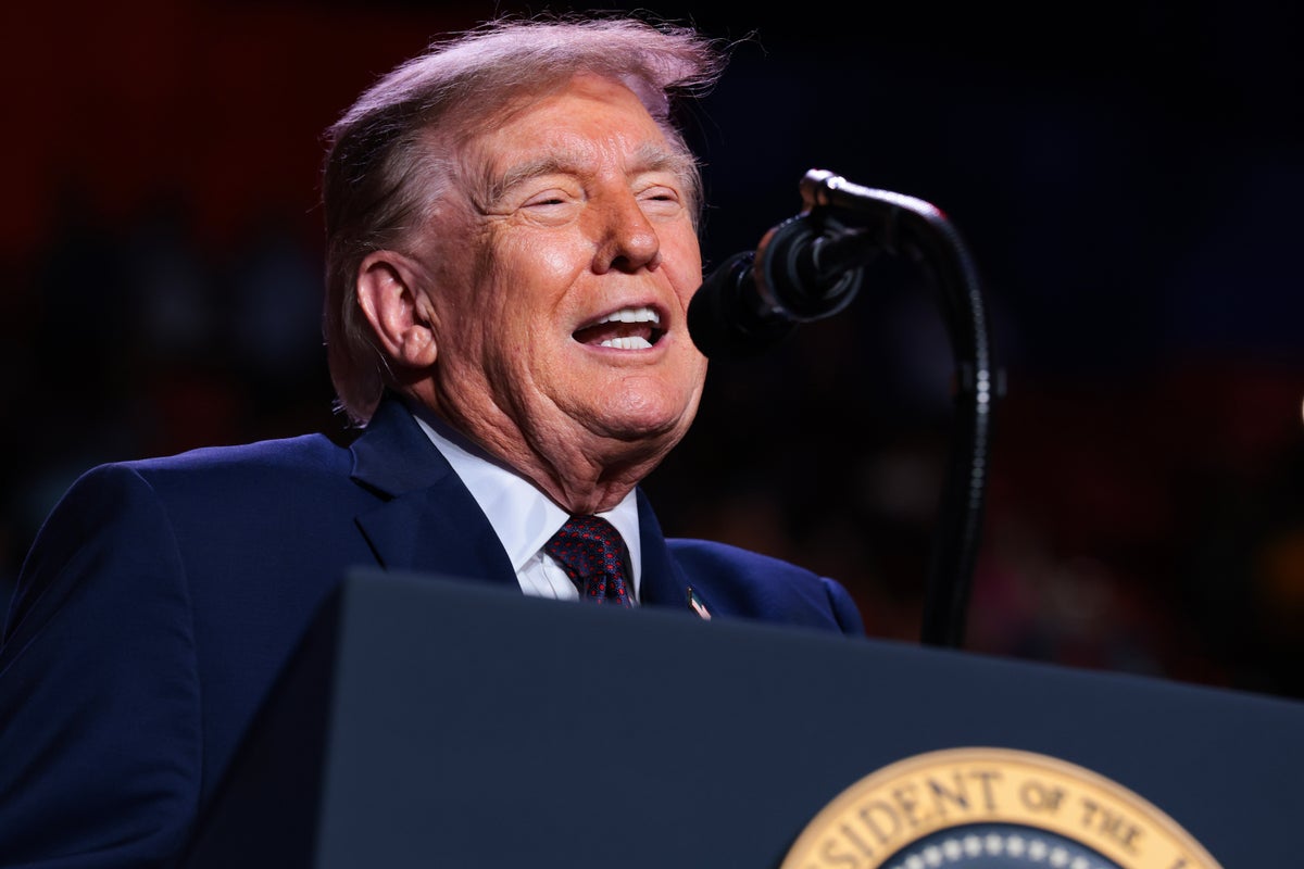 Iran-US war latest: Oil tankers attacked in Strait of Hormuz as Trump aides hold ‘secret’ meeting on Iran