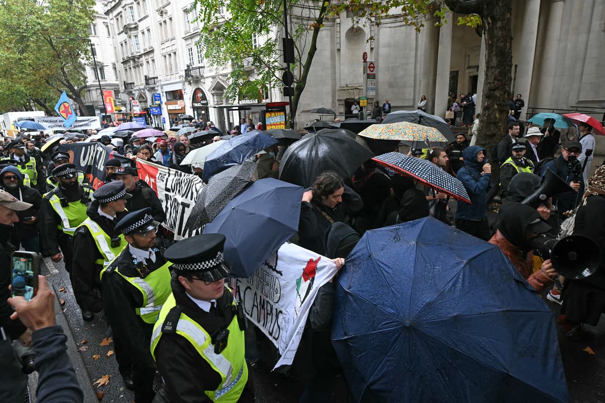 Protesters clash and arrests as London demos held on October 7 anniversary