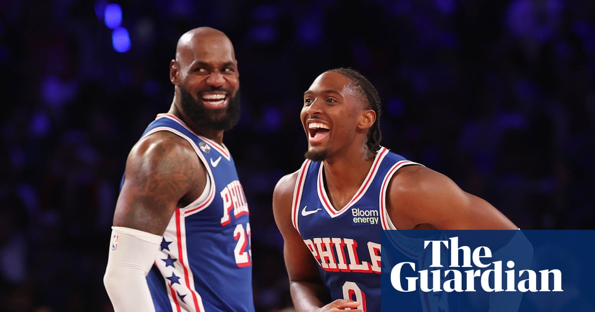 ‘Slow news day at the office’: LeBron James shrugs off Trump’s national anthem attack | LeBron James