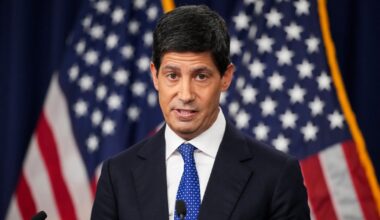Will the Fed raise interest rates? Kevin Warsh gives no clues