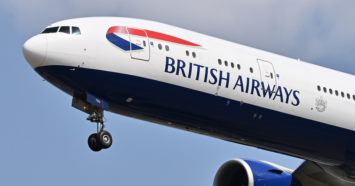 British Airways flight to Chicago drops 28,000 feet, returns to London